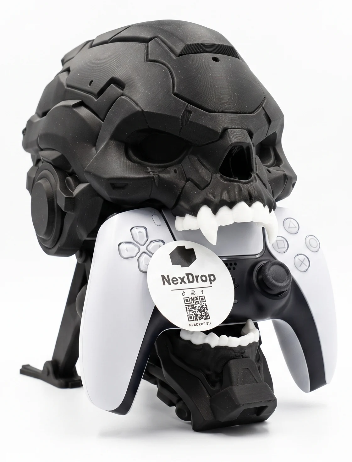 Stojak Cyber Skull z padem DualSense, druk 3D w czerni